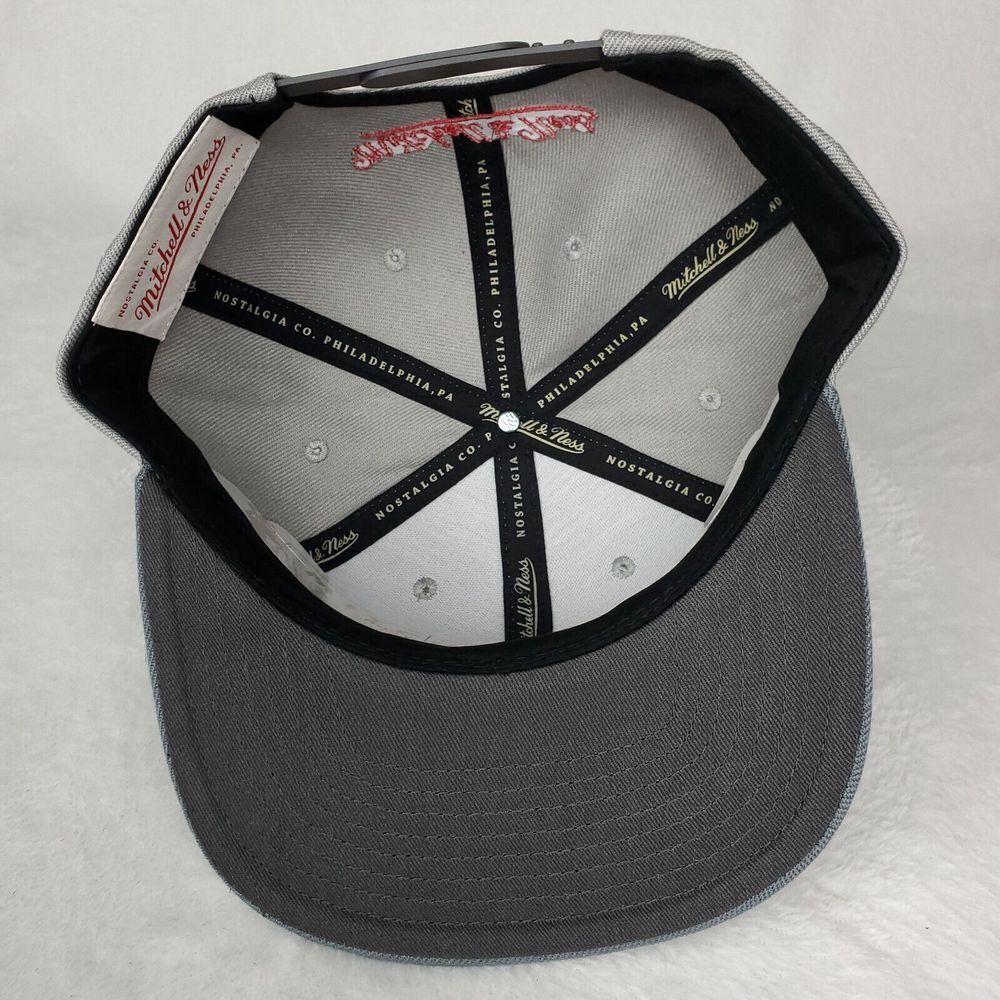 Chicago Bulls Mitchell & Ness NBA Snapback Hat Cap Red Yellow 3D Logo Gray NWT - Picture 9 of 9